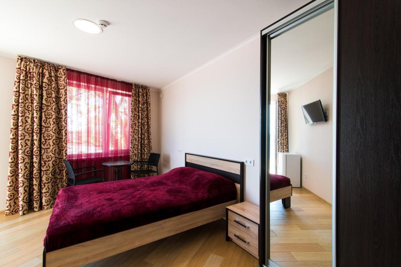 Hotel Tsvetok Odessa Exterior photo