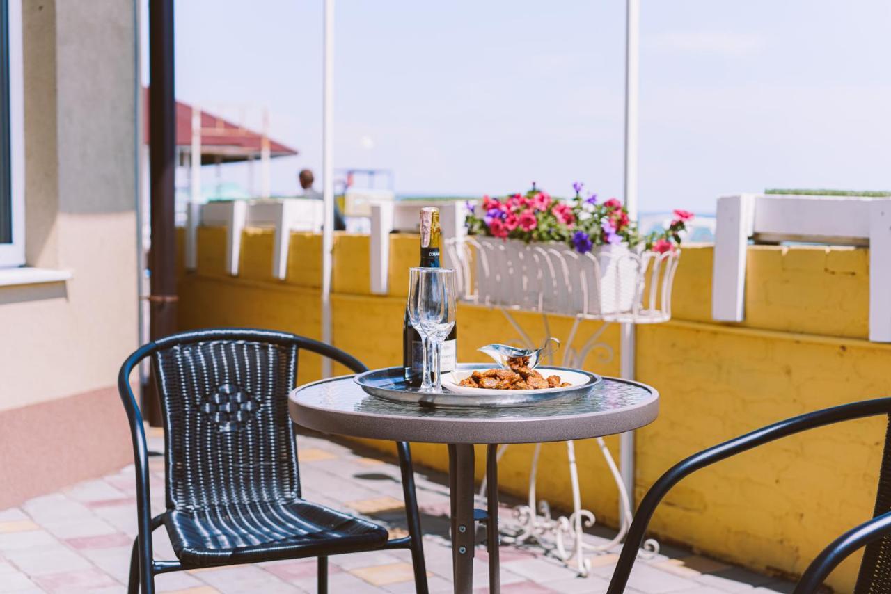 Hotel Tsvetok Odessa Exterior photo